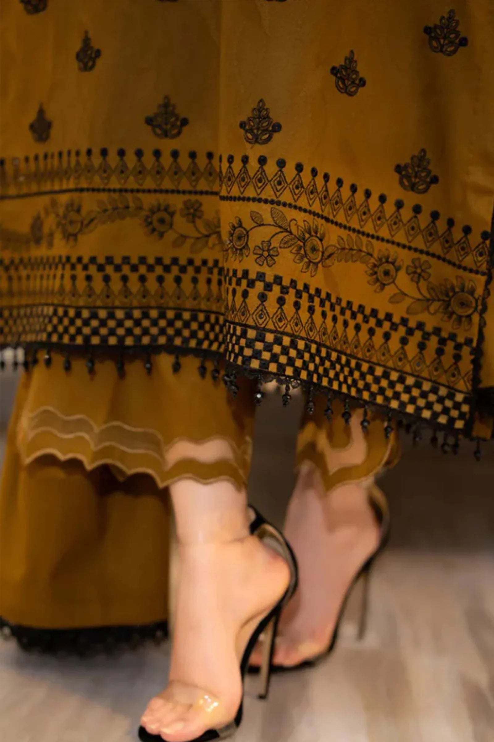 3 PC - EMBROIDERED DHANAK SUIT-AB148